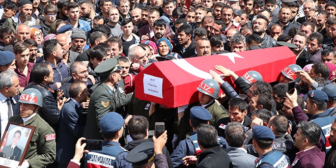 Şehit Uzman Onbaşı son yolculuğuna uğurlandı