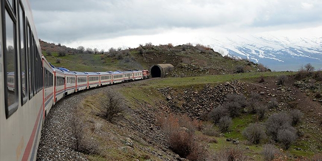 Vangölü Ekspresi ile eşsiz manzaralar eşliğinde seyahat imkanı