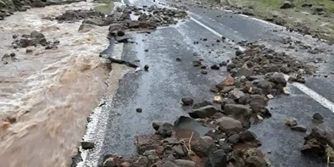Yoğun yağış tarım arazilerini su altında bıraktı