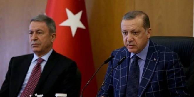 Erdoan, Milli Savunma Bakan Akar' kabul etti