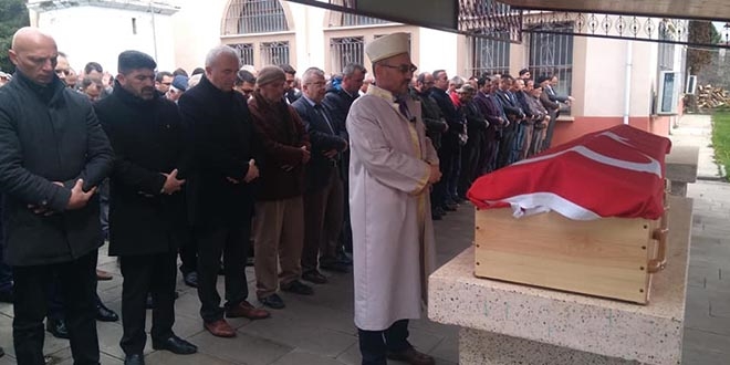 Kalp krizi geçiren öğretmen hayatını kaybetti