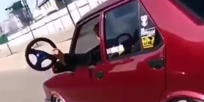 Seyir halinde direksiyonu söken sürücü yakalandı