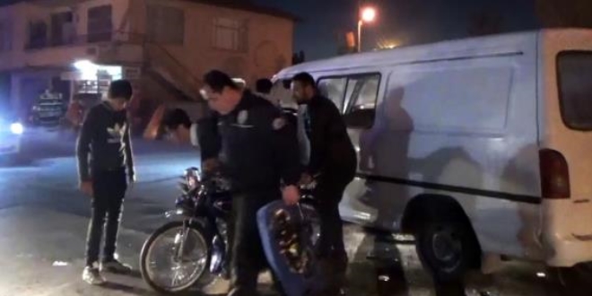 Aksaray'da minibüs ile otomobil çarpıştı: 1 ölü, 1 yaralı