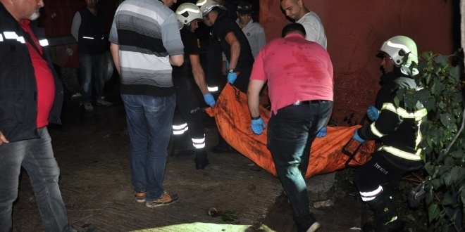 Afyonkarahisar'da 2 kız kardeş evde ölü bulundu