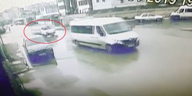 30 yıllık karısını kamyonetle ezdi