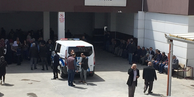 Okul servisine bakarken balkondan düşen genç kız hayatını kaybetti