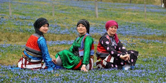 'Mor yayla'ya ziyaretçi akını