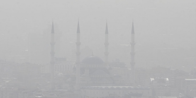 Ankara'da görüş mesafesi 10 metreye kadar düştü