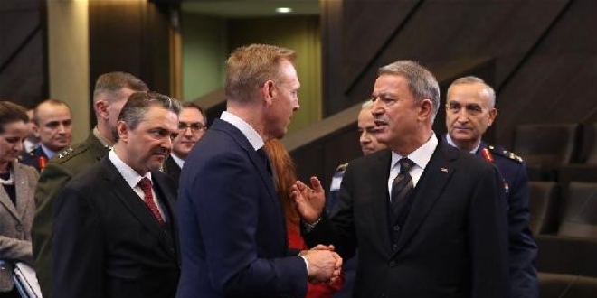 Bakan Akar, ABD'li mevkidaşıyla görüştü