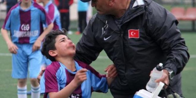 Sağlık görevlisine yalvardı: 'Beni oyundan alma'