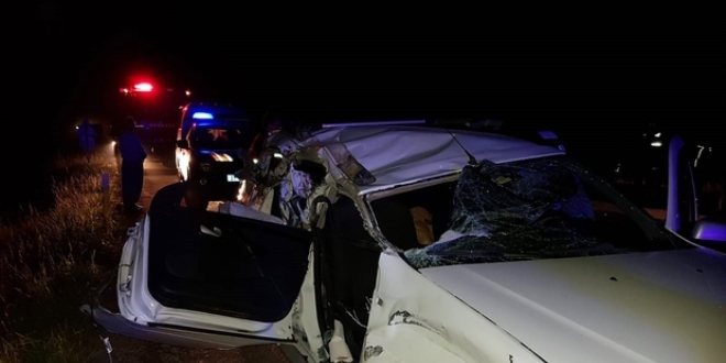 Adana'da otomobil arampole devrildi: 1 l, 3 yaral