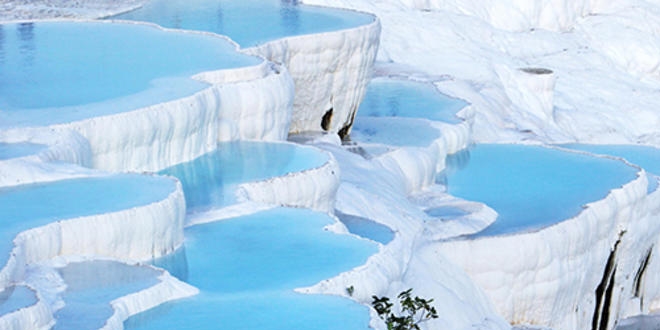 Pamukkale'yi 3 saate 15 bin kii ziyaret etti