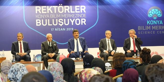 5 üniversite rektörü, liseli öğrencilerin sorularını yanıtladı
