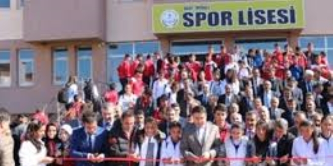 Spor lisesi mezunlarına 'yardımcı antrenörlük' belgesi geliyor
