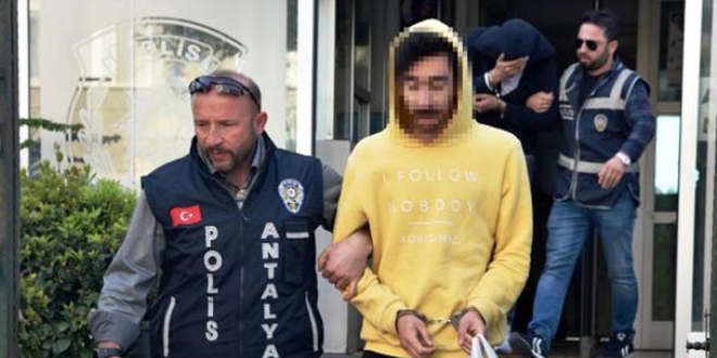 Ucuz araç satma vaadiyle askeri personeli dolandırdılar