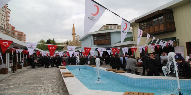 Şanlıurfa'da 'Yaşam Sokağı Sosyal Çarşısı' açıldı
