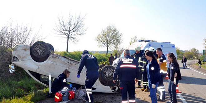 Pikniğe giden liseliler kaza geçirdi: 1 ölü, 2 yaralı