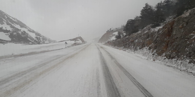 Antalya-Konya karayolunda kar ya trafii aksatt