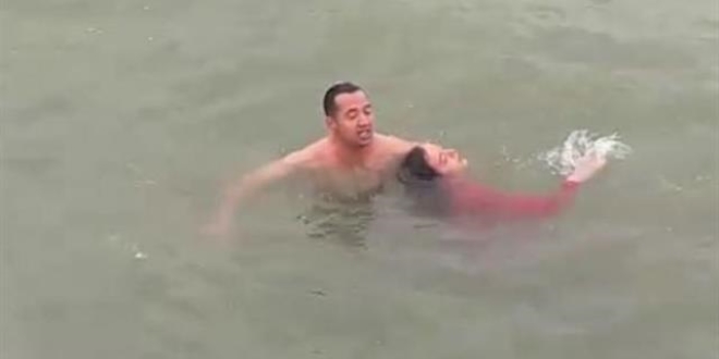 Denize den gen kz, polis kurtard