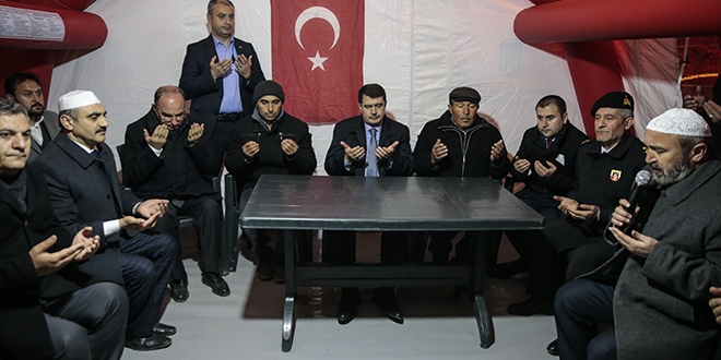 Ankara Valisi ahin'den ehit ailesini ziyaret