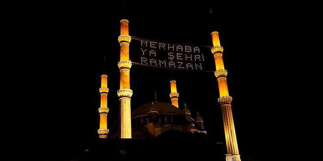 Osmanlı geleneği mahyalar, ramazana hazırlanıyor
