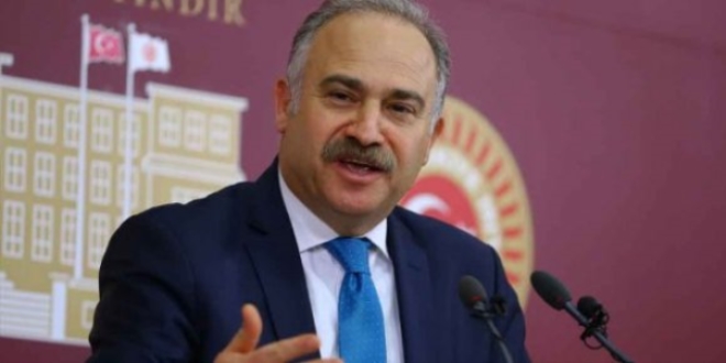 CHP'li Başkanvekili Levent Gök'e saldırı anı