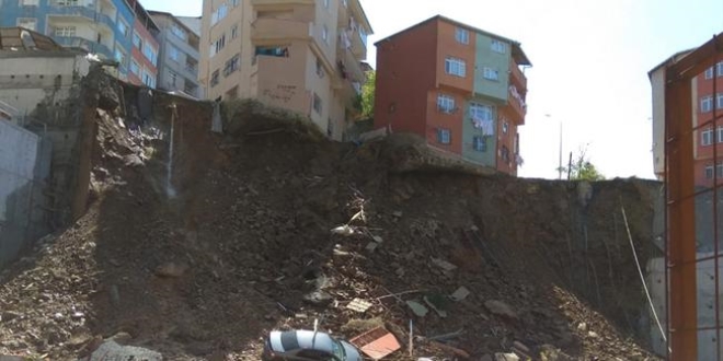 İstanbul Valiliği: Kağıthane'de 10 bina boşaltıldı