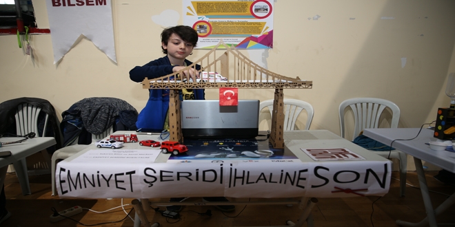 renciler tasarladklar robotlar yartrd