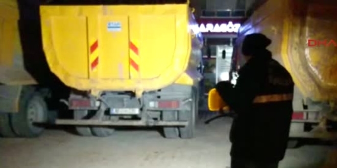 Zonguldak'ta 2'si belediye personeli 3 kişi gözaltında