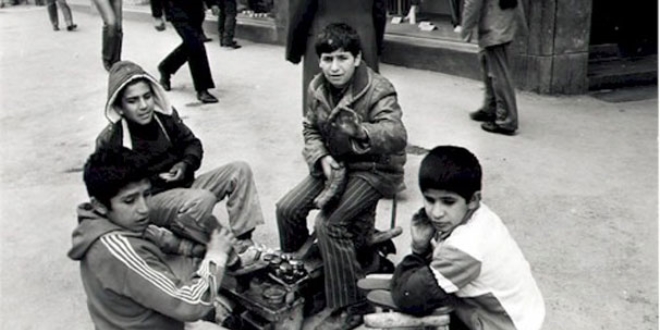 23 Nisan'da almak zorunda braklan ve dilendirilen ocuklar yrek burktu