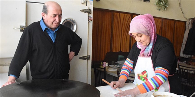 Hayatn ykn birlikte omuzluyorlar