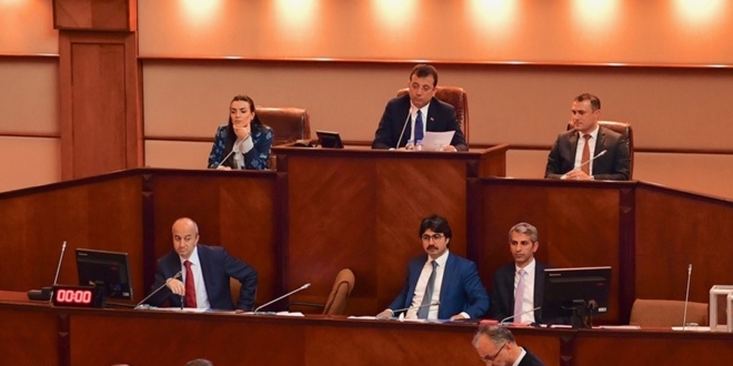 İmamoğlu, 2 müdür ve 5 danışman atadı