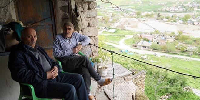 Mağara yaşamına geri döndü
