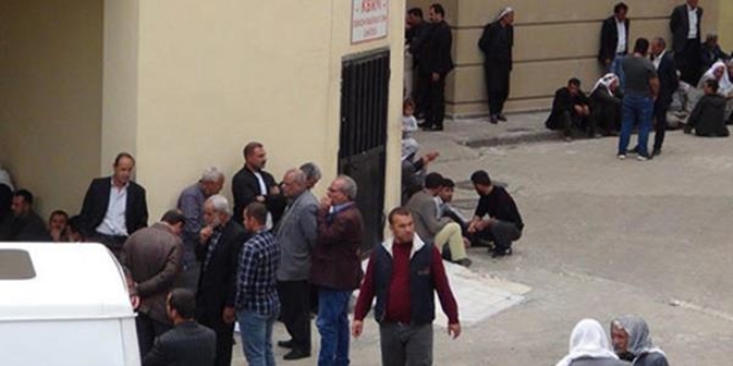 Tartıştığı eşini boğazından bıçaklayarak öldürdü
