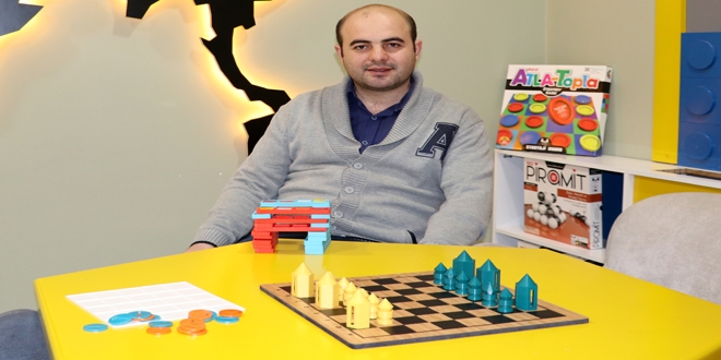 Sivaslı öğretmen 40 zeka oyunu tasarladı