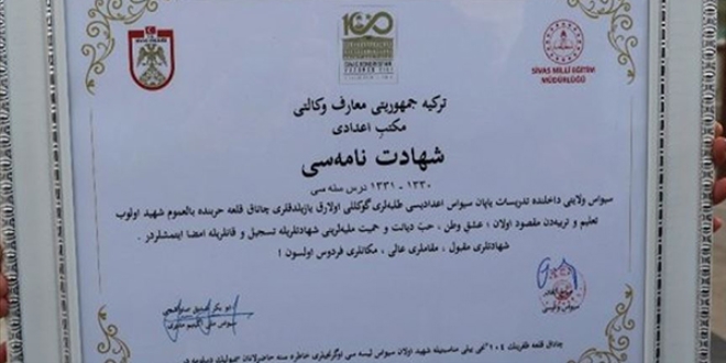Çanakkale'de şehit olan Sivas Lisesi öğrencilerinin diploması tarihi alanda