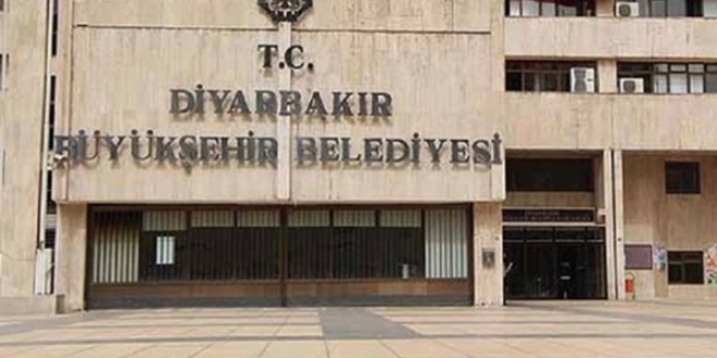 Ödüllü tiyatrocuyu yol bakım birimine verdiler!