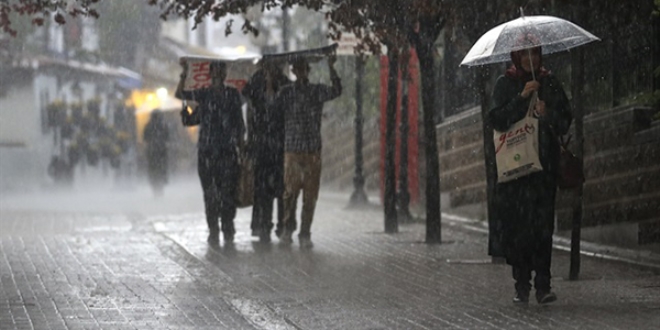 Meteorolojiden sağanak yağış uyarısı!