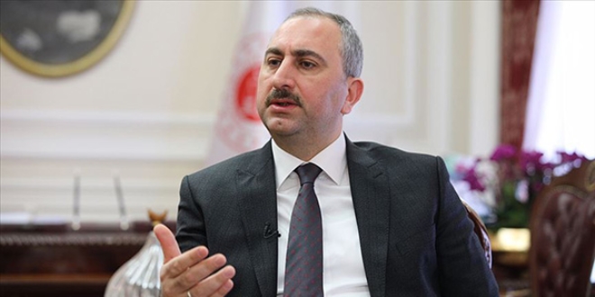 'Avukatlara şiddet savunma hakkına kasteden suçtur'