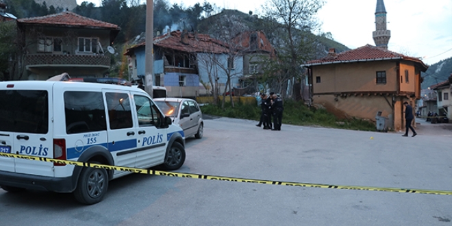 Top oynayan gençlere ateş açan şahış serbest bırakıldı