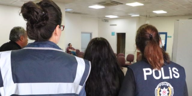 Cezaevinden kaçan hamile kadın hırsızlıktan yakalandı