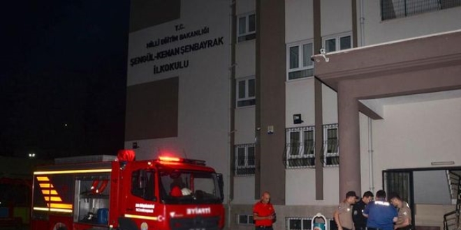 Okulda patlama sesi polisi alarma geçirdi
