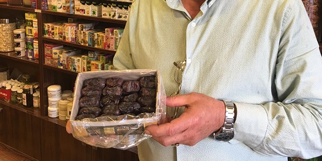 Ramazan aynn olmazsa olmaz hurma yok satyor