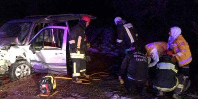 Denizli'de trafik kazaları: 14 yaralı