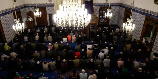 Ankara'da ramazanın ilk teravih namazı kılındı