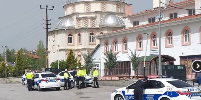 Polis uygulama noktasına araç daldı: 1 polis şehit