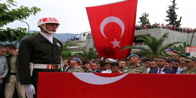 Şehit Er Ercan Can, memleketi Hatay'da toprağa verildi