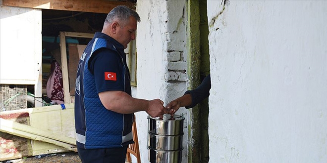 İftar yemeği ihtiyaç sahiplerinin ayağına gidiyor