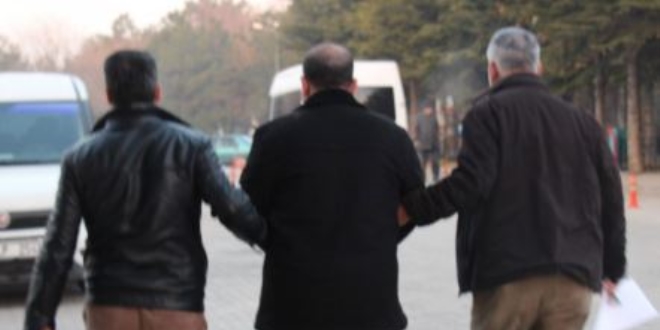 Sınıfta cinsel içerikli film izleyen öğretmen tutuklandı