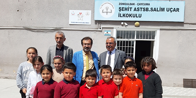 Kimya profesörü mezun olduğu okullarda ders verdi